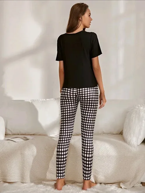 Pijama para dama color negro con estampado de cuadros
