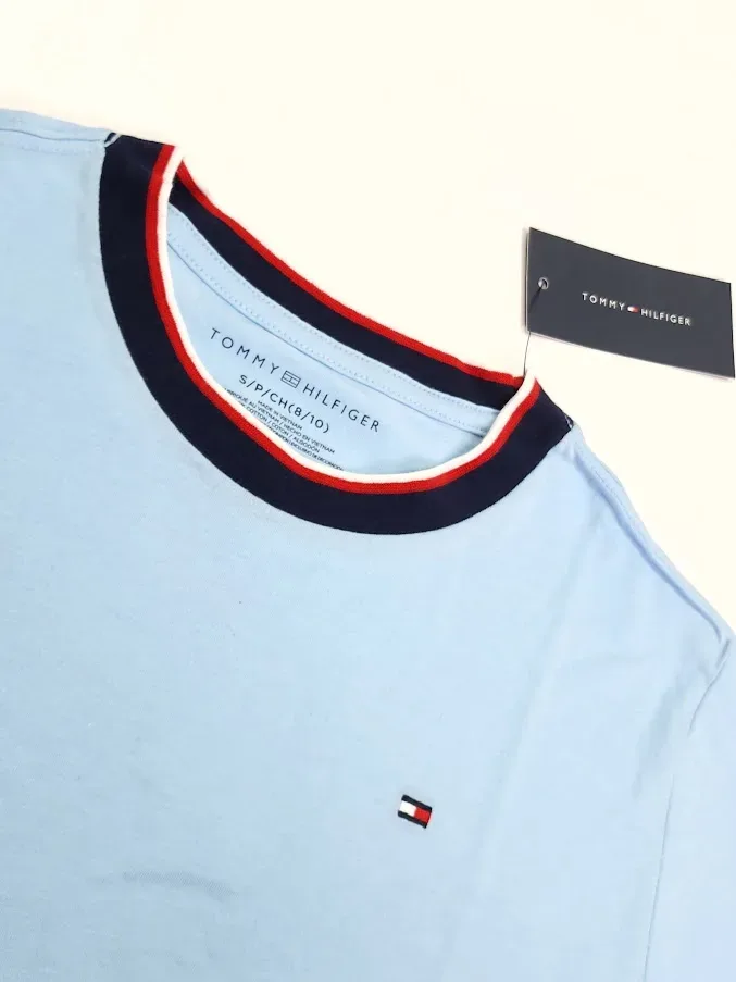 Camiseta Tommy Hilfilger para muchacho color celeste