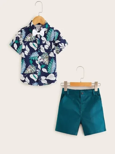 Conjunto para niño con diseño de hojas