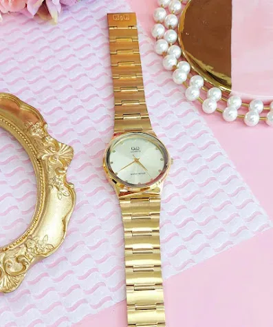Reloj Q&Q para dama color dorado
