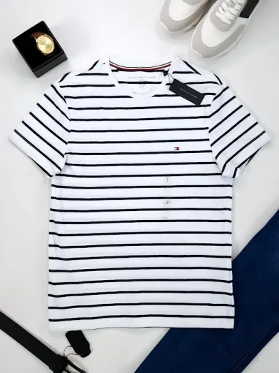 Camiseta Tommy Hilfiger para caballero a rayas.