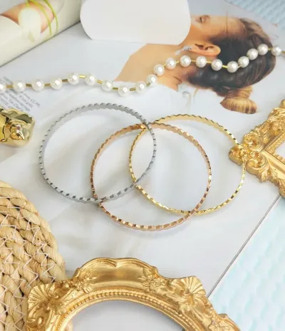 Conjunto de pulseras de acero