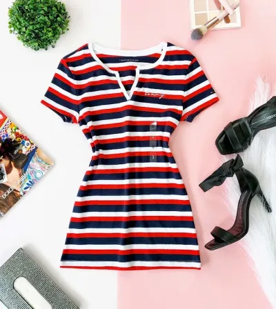 CamisetaTommy Hilfiger para dama diseño a rayas multicolor