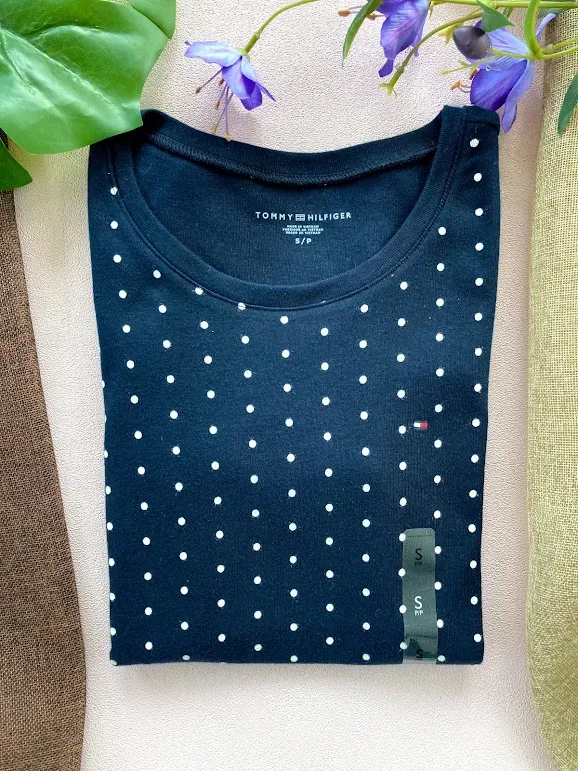 Camiseta Tommy Hilfiger para dama color azul con lunares blancos