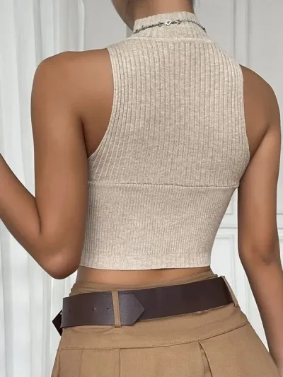 Top tejido de cuello alto para dama color beige