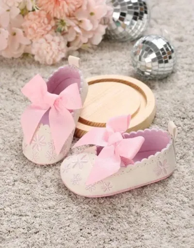 Zapatos para bebe color blanco con rosado con diseño de lazo