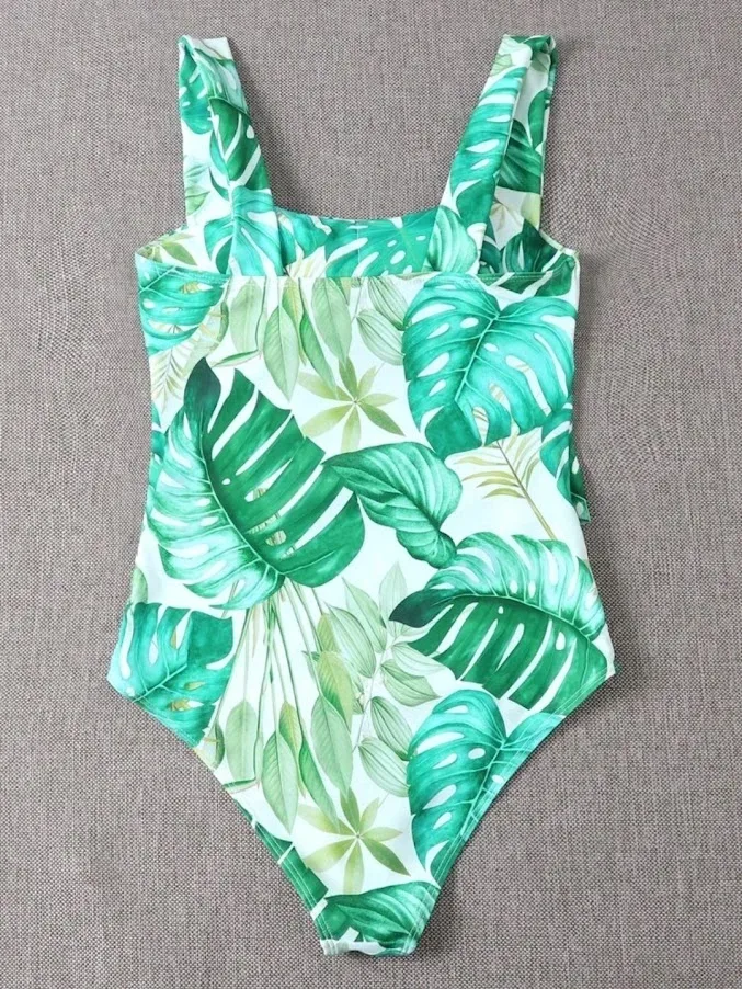 Vestido de baño para dama color verde con estampado de hojas
