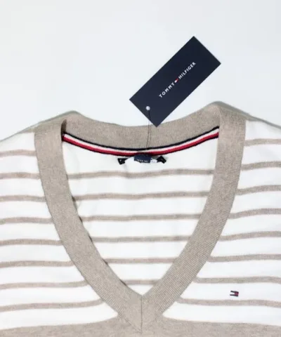 Suéter Tommy Hilfiger para dama color beige con blanco