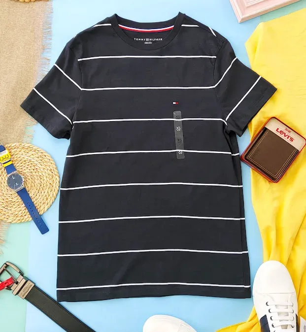 Camiseta Tommy Hilfiger para caballero a rayas color negro con blanco