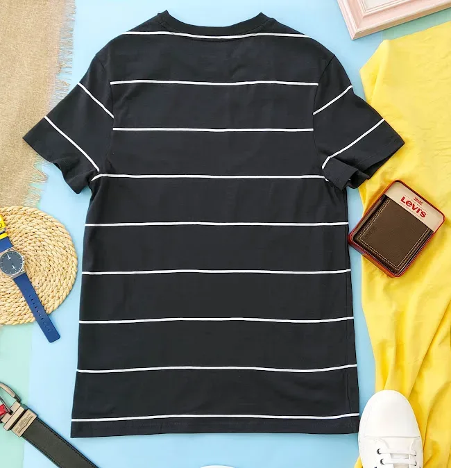 Camiseta Tommy Hilfiger para caballero a rayas color negro con blanco