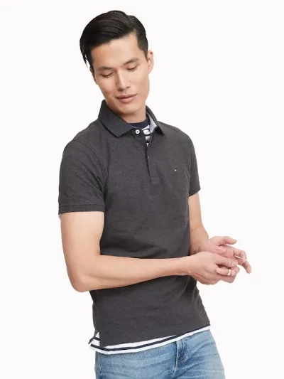 Camiseta Tommy Hilfiger Slim Fit para caballero color gris oscuro