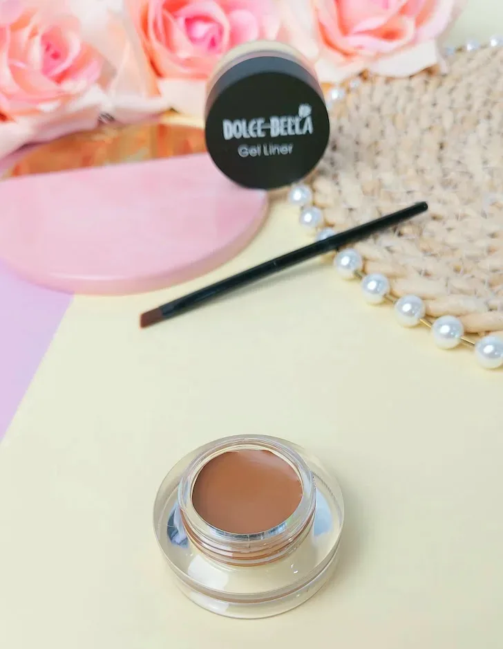 Delineador en gel para ojos y cejas  para dama