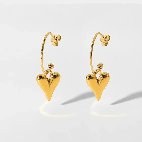 Par de aretes de acero inoxidable para dama color dorado