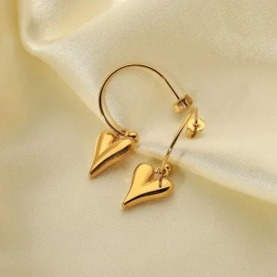 Par de aretes de acero inoxidable para dama color dorado