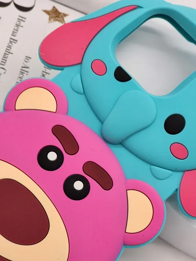 Funda para celular con diseño de Lotso y Dumbo