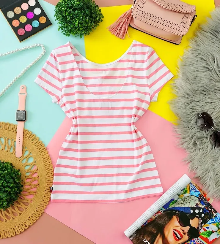 Camiseta Tommy Hilfiger para dama a rayas color rosado y blanco