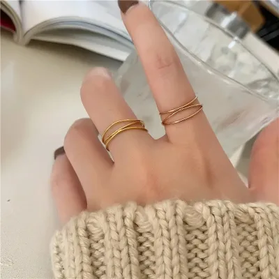 Anillo de acero inoxidable para dama color dorado