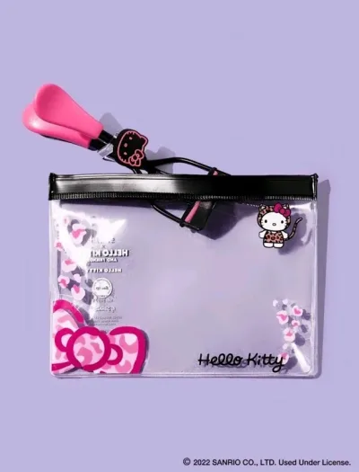 Rizador de pestañas con diseño de Hello Kitty color negro y fucsia