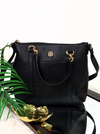 Bolso Tommy Hilfiger para dama color negro
