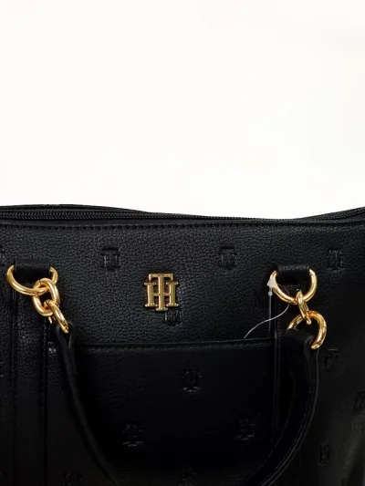 Bolso Tommy Hilfiger para dama color negro
