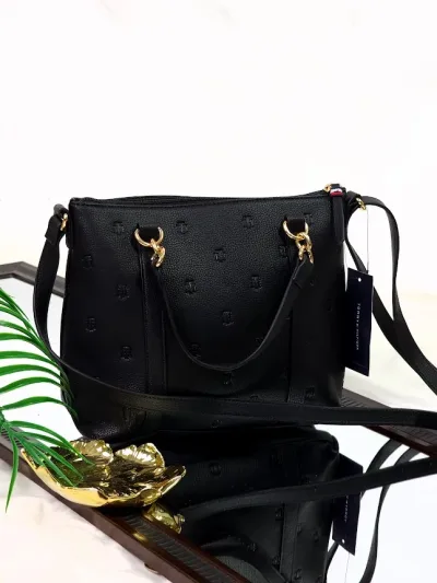 Bolso Tommy Hilfiger para dama color negro