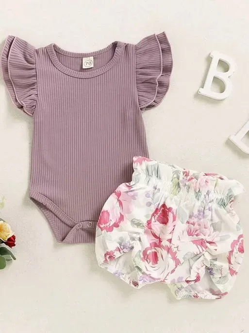 Conjunto para niña color lila y estampado floral