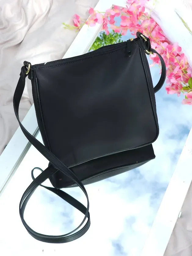 Bolso Tommy Hilfiger para dama color negro