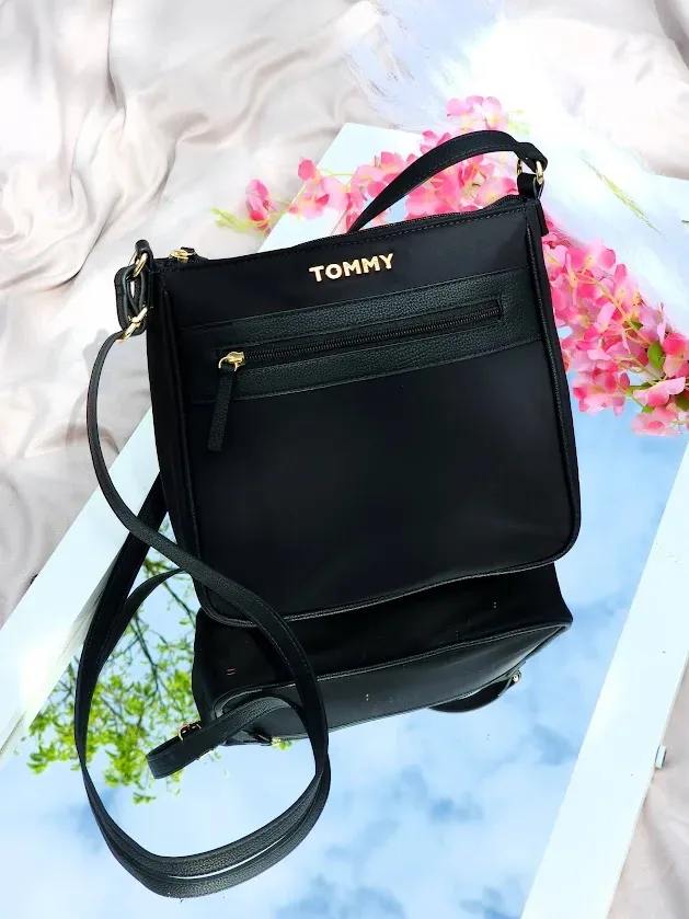 Bolso Tommy Hilfiger para dama color negro