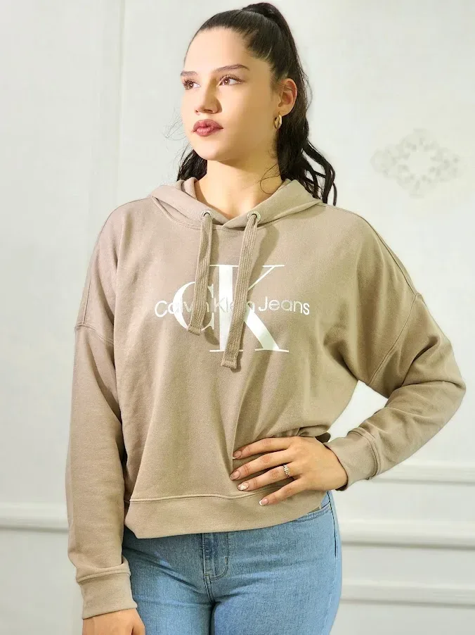 Suéter CALVIN KLEIN para dama color beige con gorro