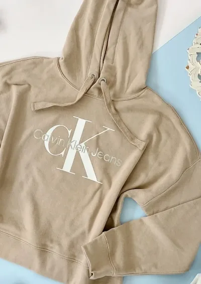Suéter CALVIN KLEIN para dama color beige con gorro