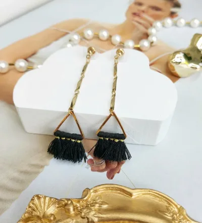 Aretes para dama de fantasía con forma de hamaca