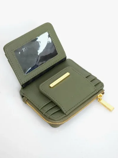 Tarjetero Steve Madden para dama color verde musgo