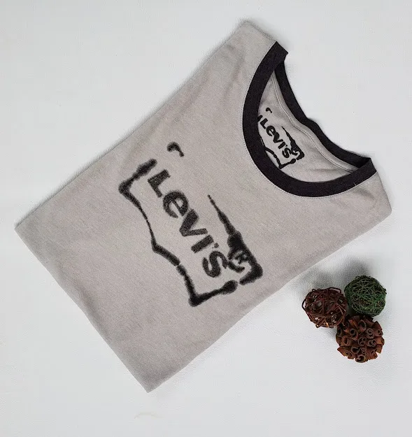 Camiseta Levi´s para dama color gris
