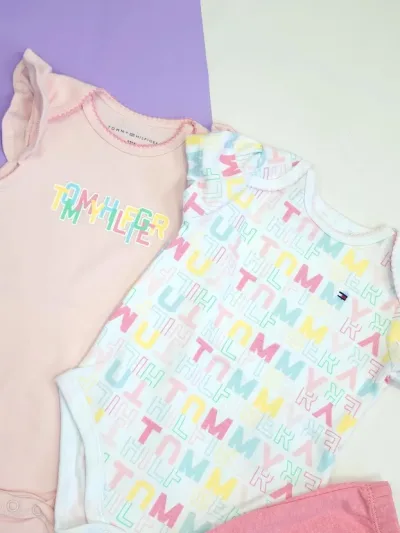 Conjunto Tommy Hilfiger de 3 piezas para niña