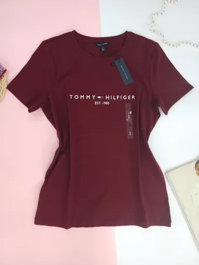 Camiseta Tommy Hilfiger para dama color vino