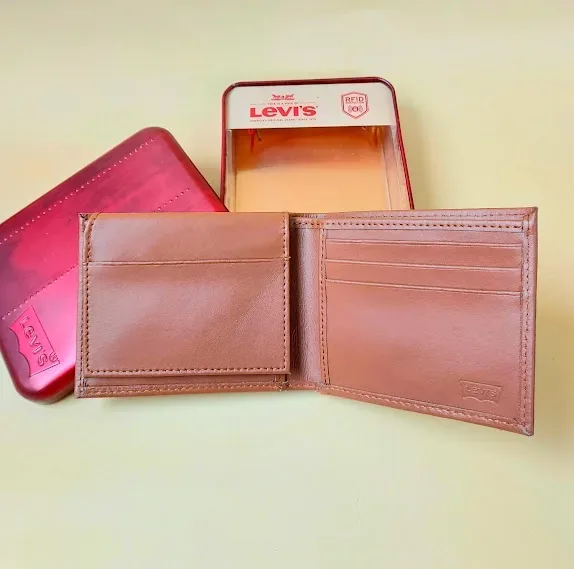 Billetera Levi´s  para caballero color camel