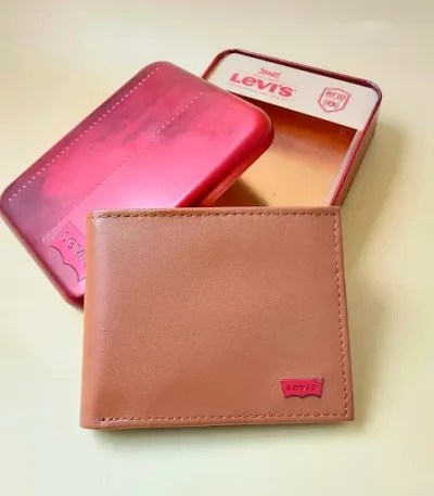 Billetera Levi´s  para caballero color camel