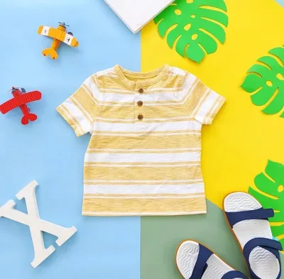 Camiseta para niño Old Navy a rayas color amarillo
