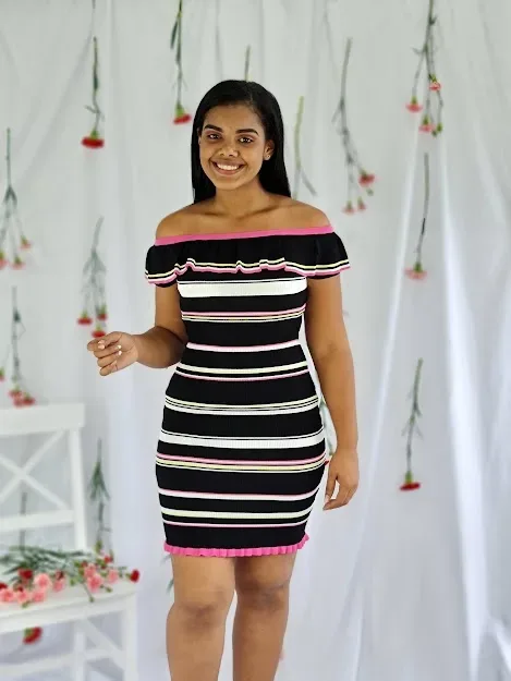 Vestido para dama color negro a rayas rosadas y blancas