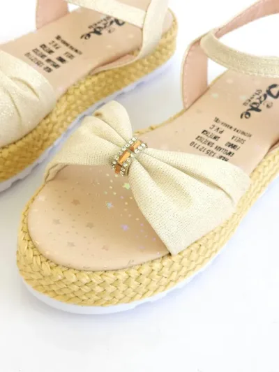 Sandalias Colombianas para niña color dorado 1613