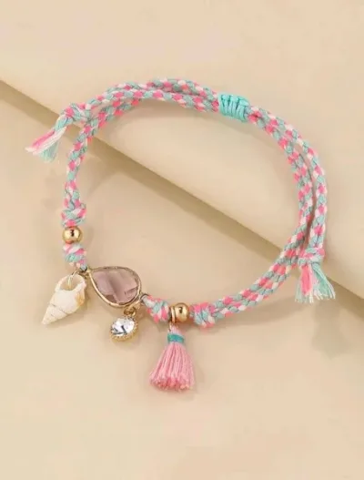 Pulsera con accesorio de concha