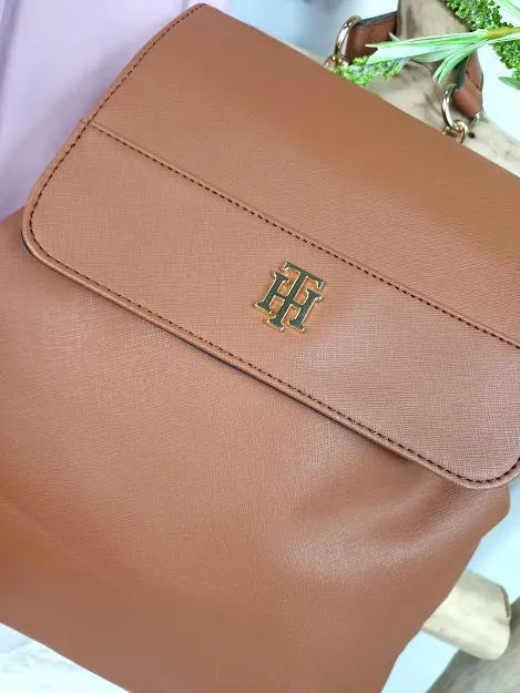 Bolso Tommy Hilfiger para dama color café