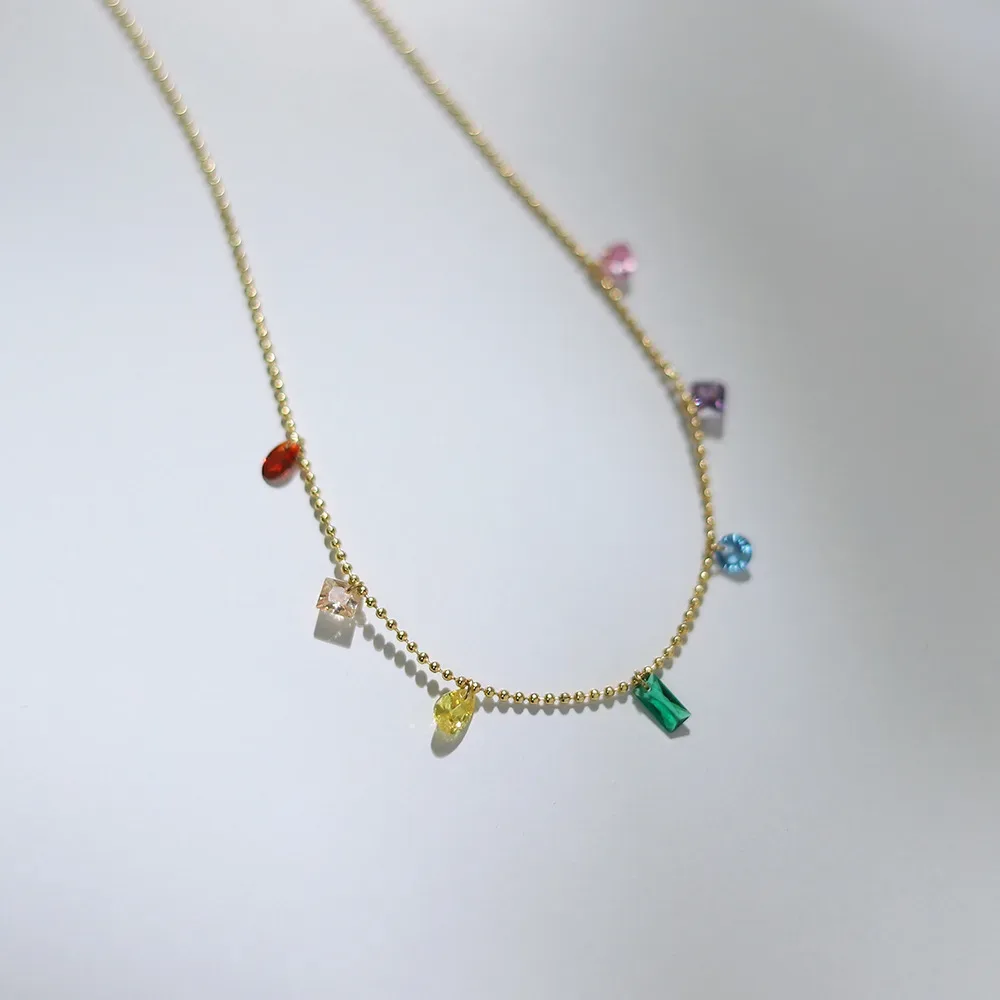 Collar para dama de acero de titanio colorido