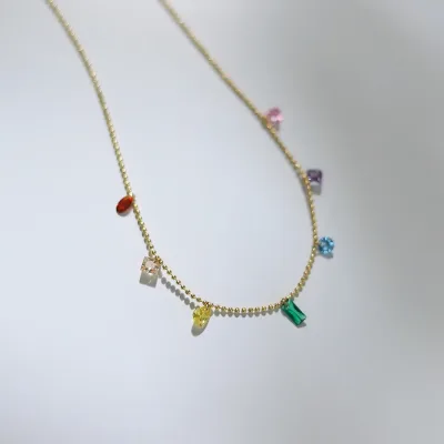 Collar para dama de acero de titanio colorido