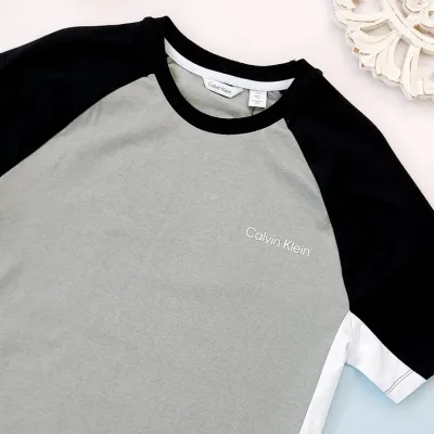 Camisa Calvin Klein para caballero color gris y negro