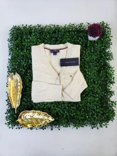 Suéter Tommy Hilfiger para dama color beige