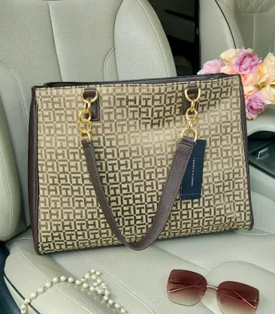Bolso Tommy Hilfiger para dama color café y beige