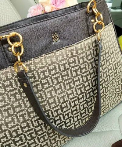Bolso Tommy Hilfiger para dama color café y beige