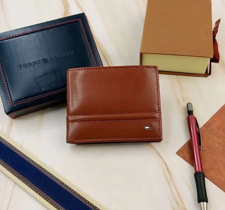 Billetera Tommy Hilfiger color café