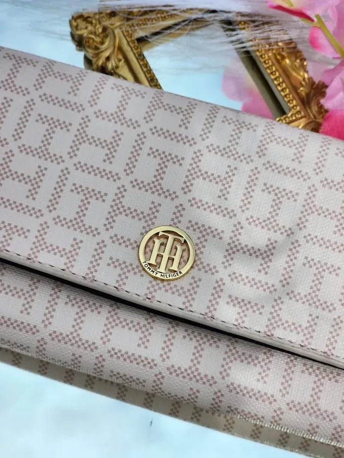 Cartera Tommy Hilfiger color rosa